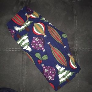 LuLaRoe OS holiday leggings with ornaments